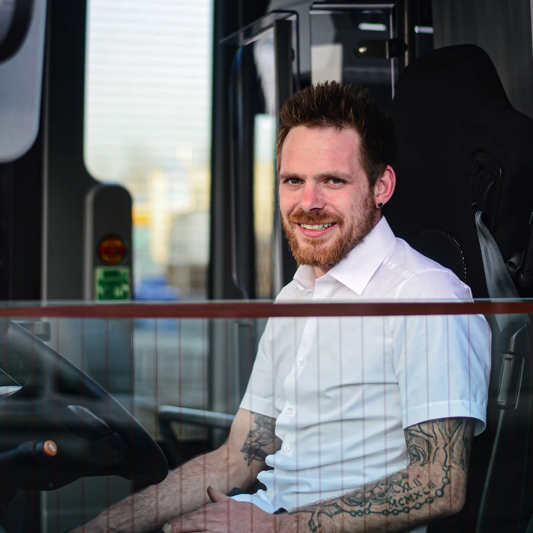 Omnibus-Kutzner-Fahrer-Daniel Ein Bild von Fahrer Daniel im Bus von Omnibus Kutzner.